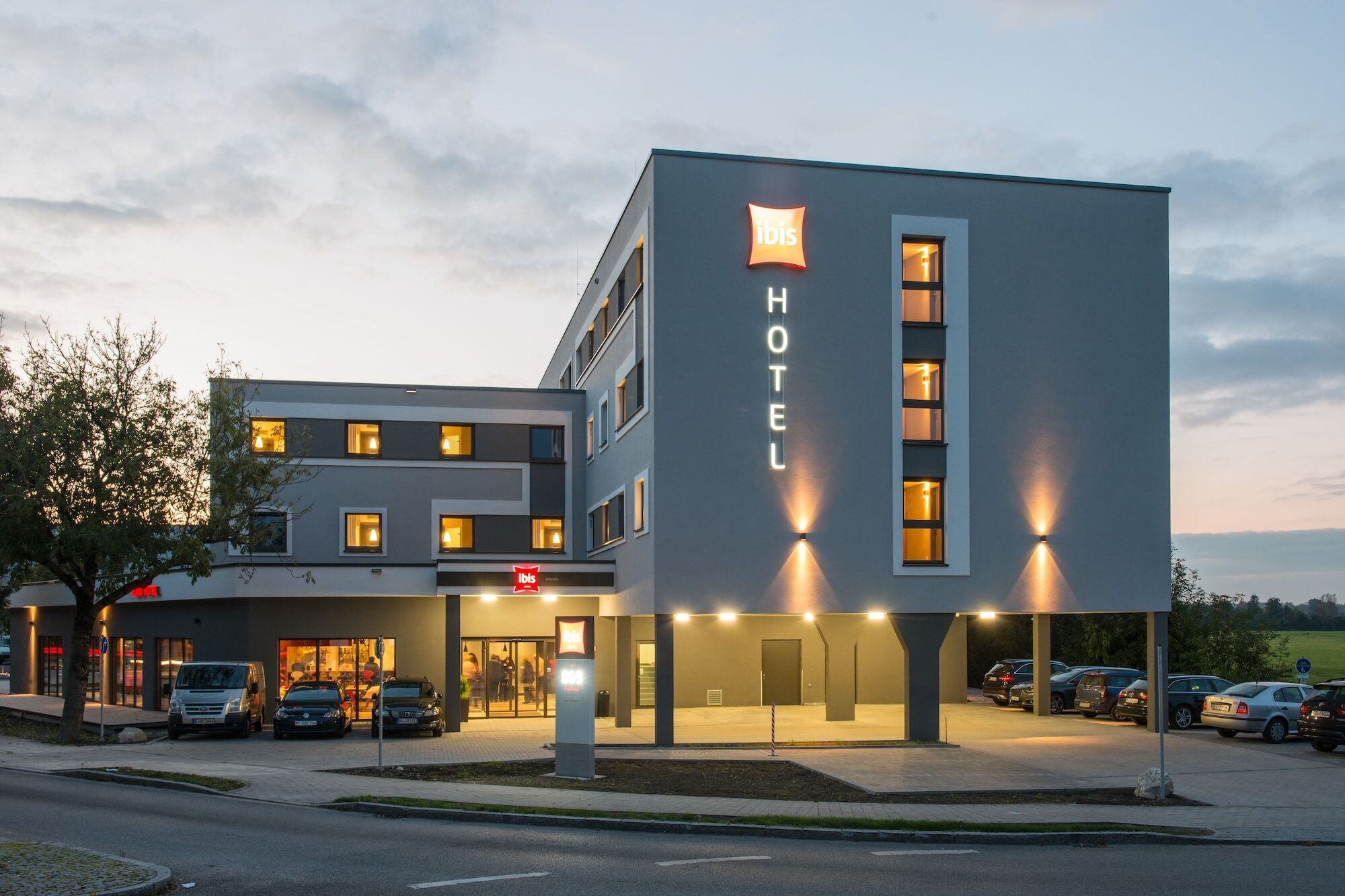 Hotel Ibis Muenchen Airport Sued Hallbergmoos Exterior foto